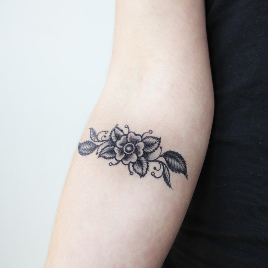 Small Flower Tattoos for Women: Elegant & Timeless