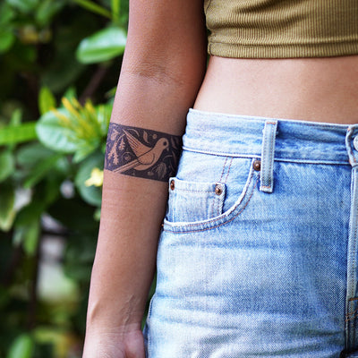 Artistic Delicate Armband Tattoo