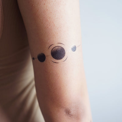Minimalistic Full Moon Phases