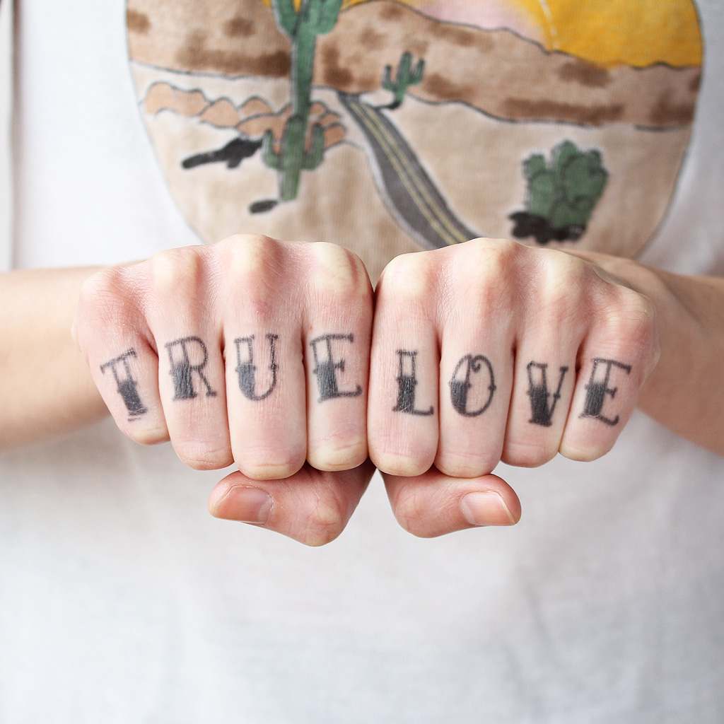 Knuckles Traditional Temporary Tattoo Set (58 tattoos) TattooIcon